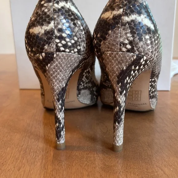 L.K. Bennett London snake Pumps US size 10.5 brown and Cream color - Picture 3 of 7